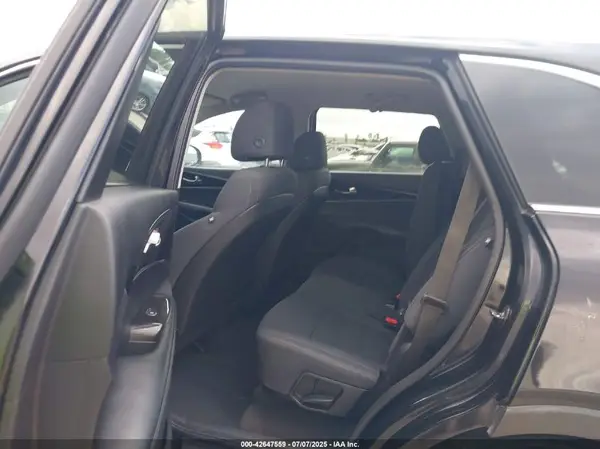 5XYPG4A37HG284646 2017 KIA SORENTO - Image 8