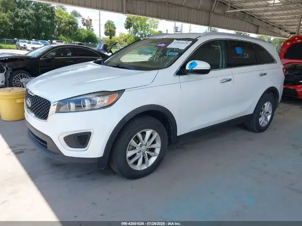 5XYPG4A37HG293864 2017 KIA SORENTO - Image 2