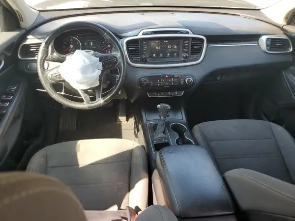 5XYPG4A37HG300585 2017 KIA SORENTO - Image 8