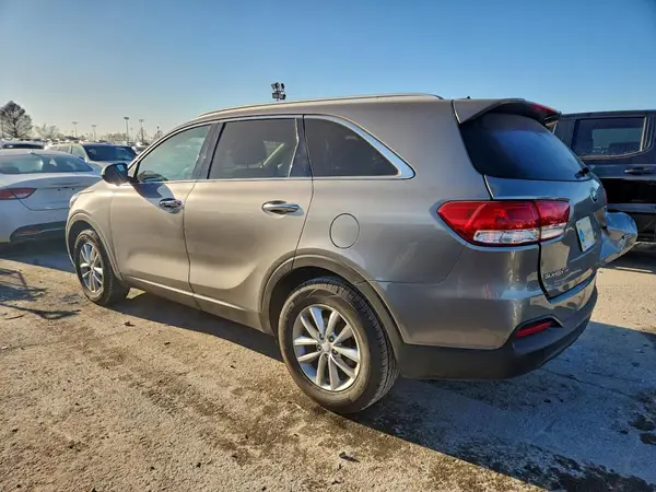 5XYPG4A37HG301820 2017 KIA SORENTO - Image 2