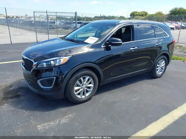 5XYPG4A37HG303387 2017 KIA SORENTO - Image 2