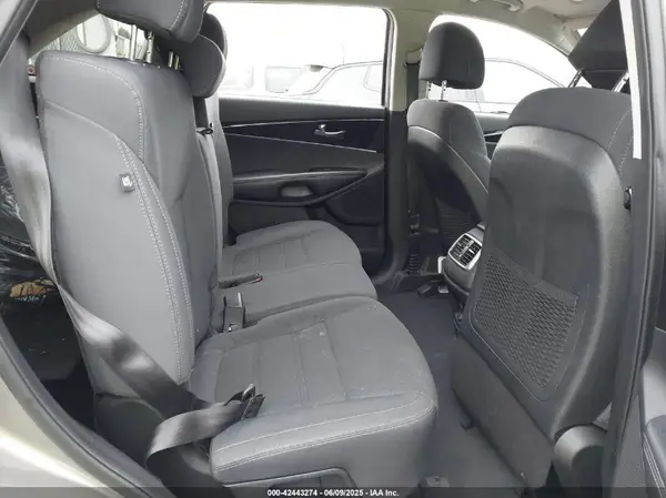 5XYPG4A37HG307715 2017 KIA SORENTO - Image 8