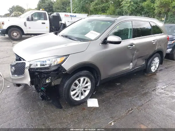 5XYPG4A37HG323848 2017 KIA SORENTO - Image 2