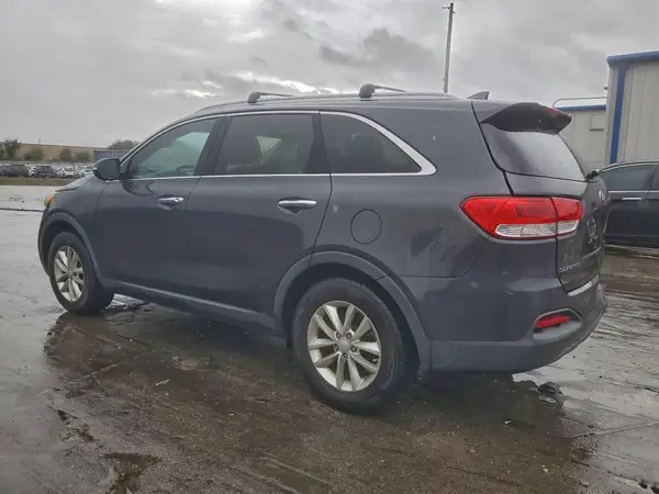 5XYPG4A37HG324272 2017 KIA SORENTO - Image 2