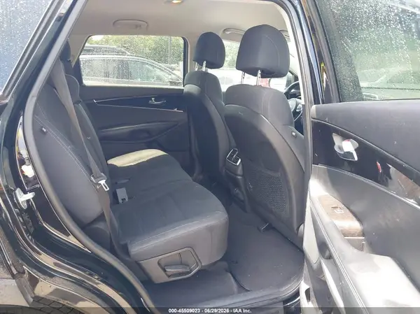 5XYPG4A37HG330931 2017 KIA SORENTO - Image 8