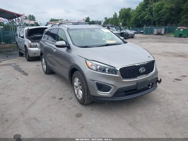 5XYPG4A37HG337488 2017 KIA SORENTO - Image 1
