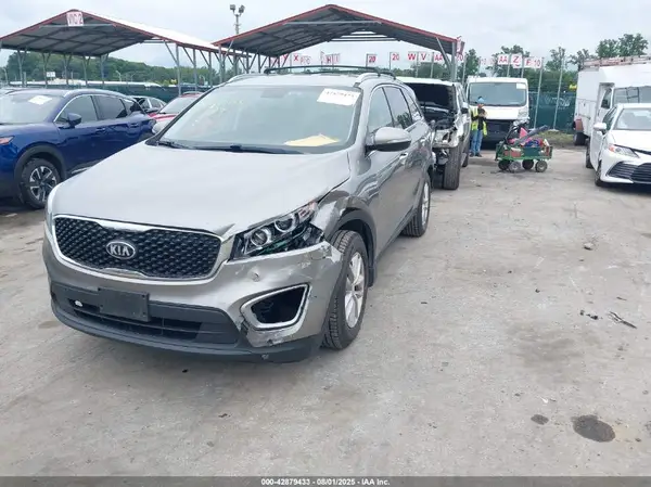 5XYPG4A37HG337488 2017 KIA SORENTO - Image 2