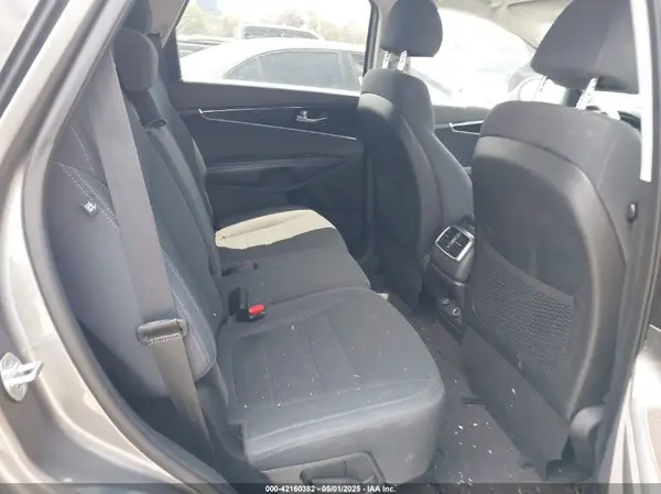 5XYPG4A37JG345175 2018 KIA SORENTO - Image 8
