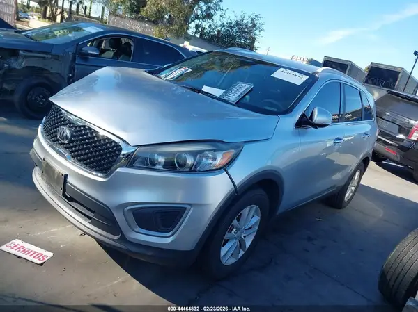 5XYPG4A37JG346536 2018 KIA SORENTO - Image 2