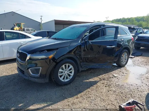 5XYPG4A37JG348240 2018 KIA SORENTO - Image 2
