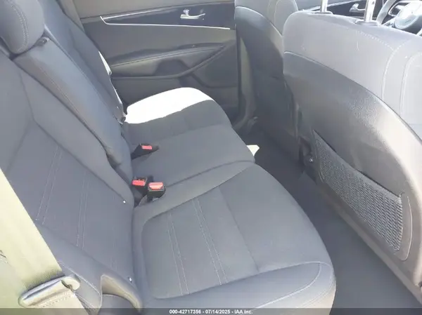 5XYPG4A37JG349307 2018 KIA SORENTO - Image 8