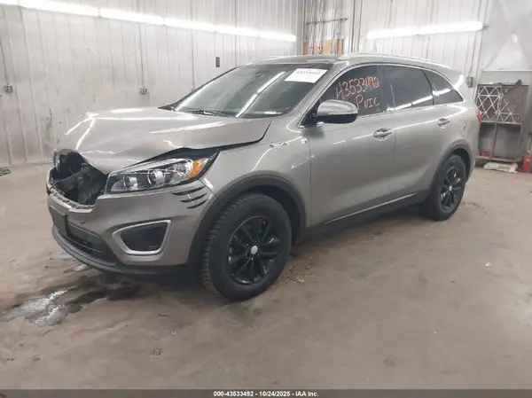 5XYPG4A37JG357276 2018 KIA SORENTO - Image 2
