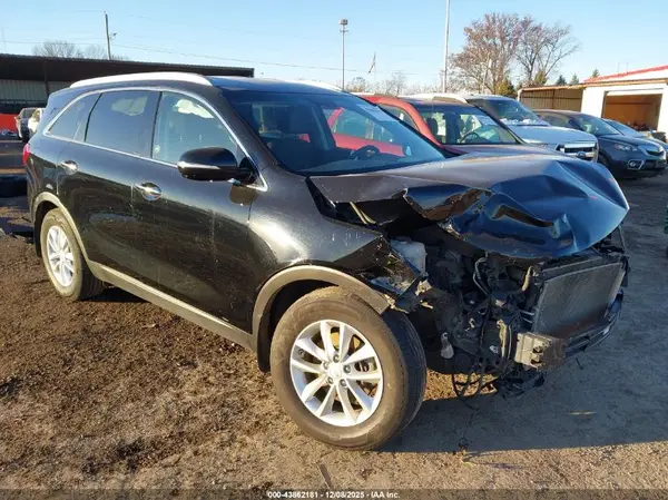 5XYPG4A37JG374420 2018 KIA SORENTO - Image 1