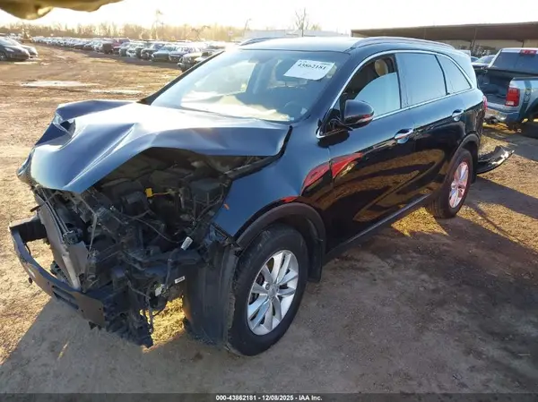 5XYPG4A37JG374420 2018 KIA SORENTO - Image 2