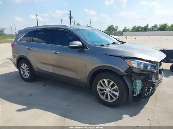5XYPG4A37JG381576 2018 KIA SORENTO - Image 1