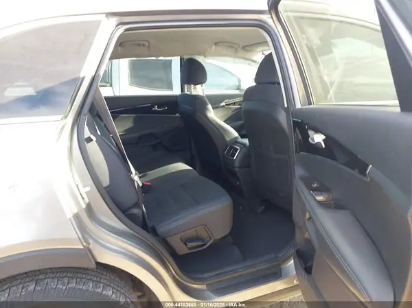 5XYPG4A37JG394912 2018 KIA SORENTO - Image 8