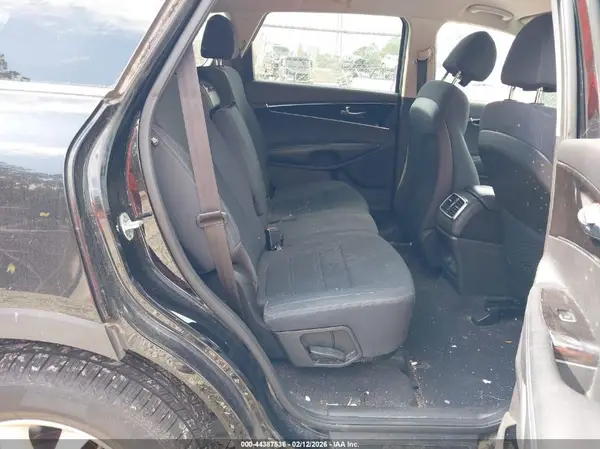 5XYPG4A37JG396532 2018 KIA SORENTO - Image 8