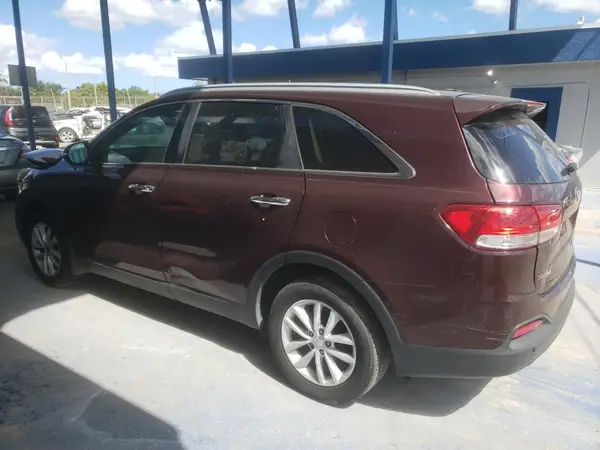 5XYPG4A37JG406346 2018 KIA SORENTO - Image 2