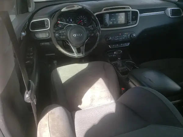 5XYPG4A37JG406346 2018 KIA SORENTO - Image 8