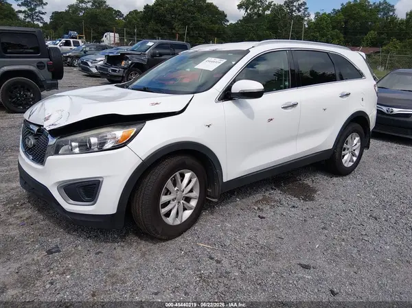 5XYPG4A37JG408999 2018 KIA SORENTO - Image 2