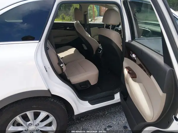 5XYPG4A37JG408999 2018 KIA SORENTO - Image 8