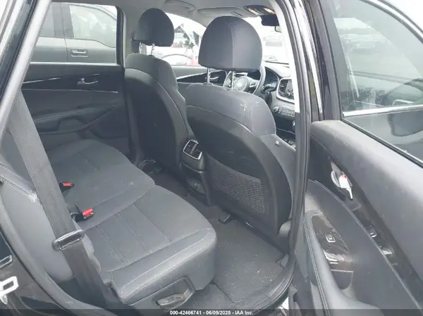 5XYPG4A37JG412910 2018 KIA SORENTO - Image 8