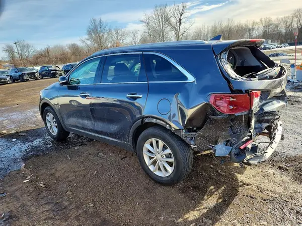 5XYPG4A37JG413913 2018 KIA SORENTO - Image 2