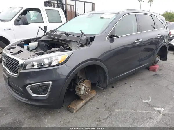 5XYPG4A37JG416696 2018 KIA SORENTO - Image 2