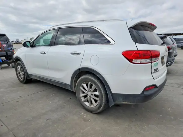 5XYPG4A37JG417041 2018 KIA SORENTO - Image 2