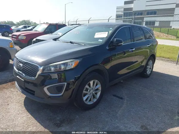 5XYPG4A37JG418612 2018 KIA SORENTO - Image 2