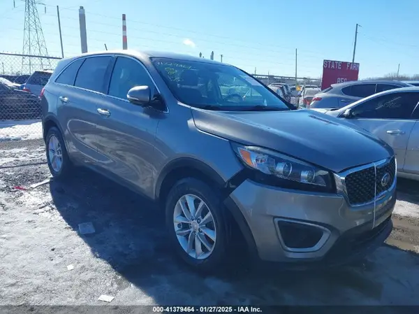 5XYPG4A37JG425205 2018 KIA SORENTO - Image 1