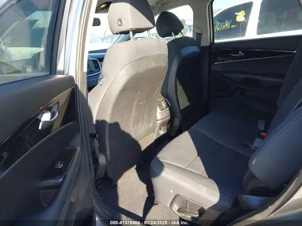 5XYPG4A37JG425205 2018 KIA SORENTO - Image 8
