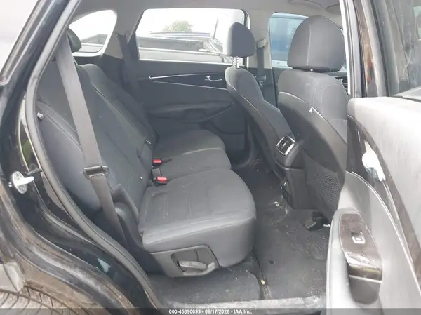 5XYPG4A37JG427505 2018 KIA SORENTO - Image 8