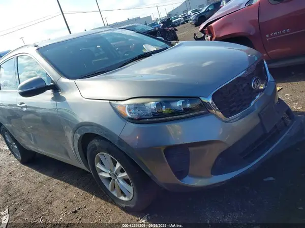 5XYPG4A37KG434066 2019 KIA SORENTO - Image 1