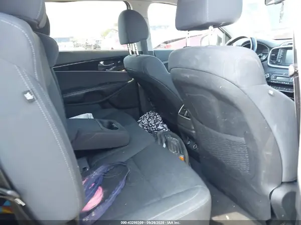 5XYPG4A37KG434066 2019 KIA SORENTO - Image 8