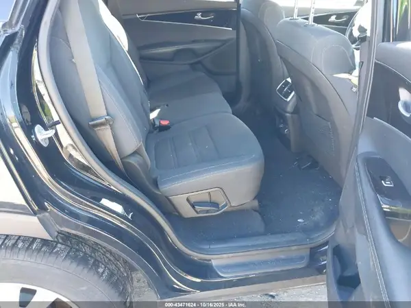 5XYPG4A37KG434147 2019 KIA SORENTO - Image 8
