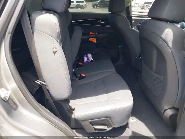 5XYPG4A37KG438974 2019 KIA SORENTO - Image 8