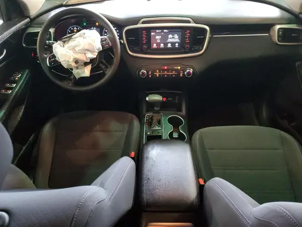 5XYPG4A37KG439400 2019 KIA SORENTO - Image 8