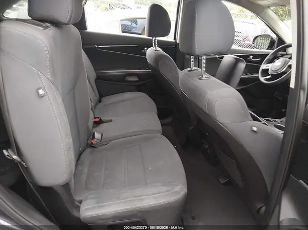 5XYPG4A37KG445150 2019 KIA SORENTO - Image 8