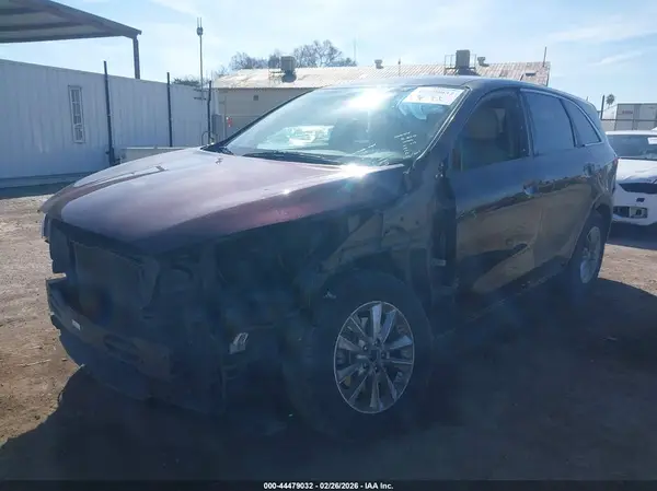 5XYPG4A37KG448159 2019 KIA SORENTO - Image 2