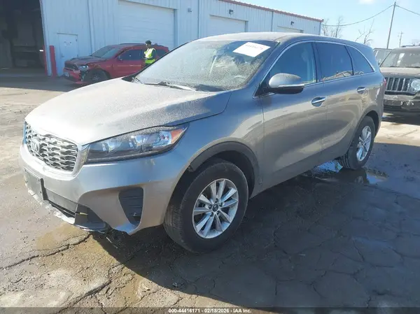 5XYPG4A37KG451899 2019 KIA SORENTO - Image 2