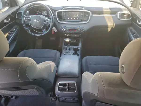 5XYPG4A37KG463941 2019 KIA SORENTO - Image 8