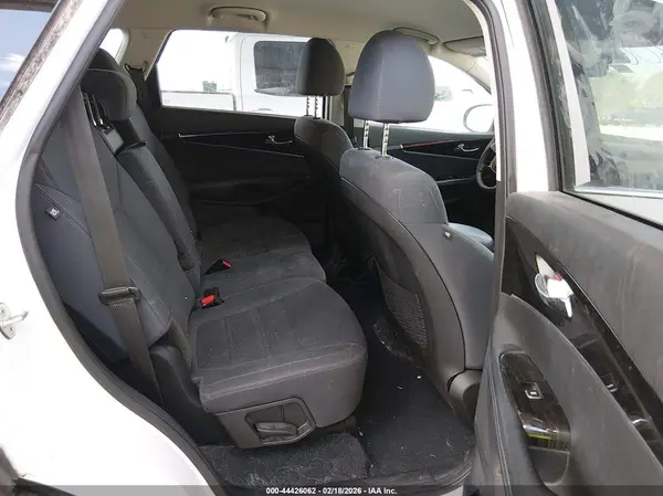 5XYPG4A37KG509526 2019 KIA SORENTO - Image 8