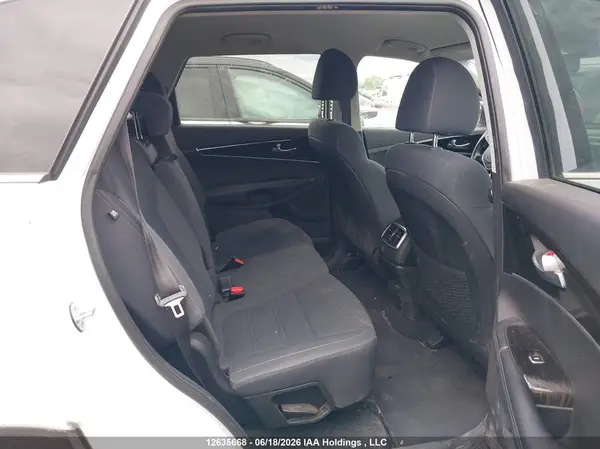 5XYPG4A37KG517724 2019 KIA SORENTO - Image 8
