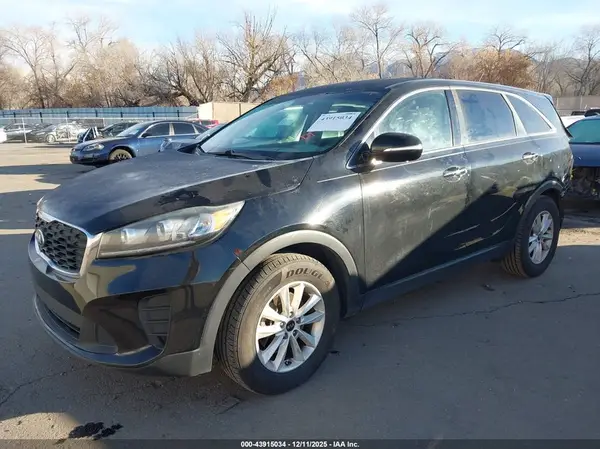 5XYPG4A37KG518758 2019 KIA SORENTO - Image 2