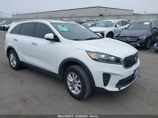 5XYPG4A37KG524608 2019 KIA SORENTO - Image 1