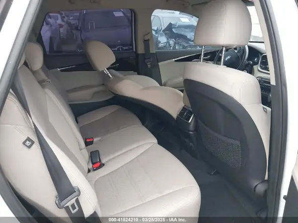 5XYPG4A37KG524608 2019 KIA SORENTO - Image 8