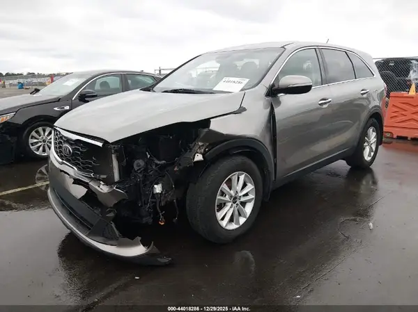 5XYPG4A37KG531669 2019 KIA SORENTO - Image 2
