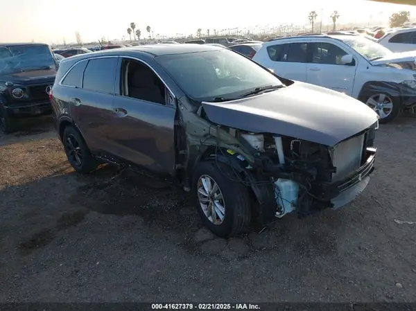 5XYPG4A37KG552232 2019 KIA SORENTO - Image 1