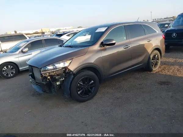 5XYPG4A37KG552232 2019 KIA SORENTO - Image 2